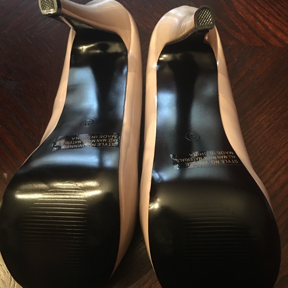 Heels - Picture 3 of 3